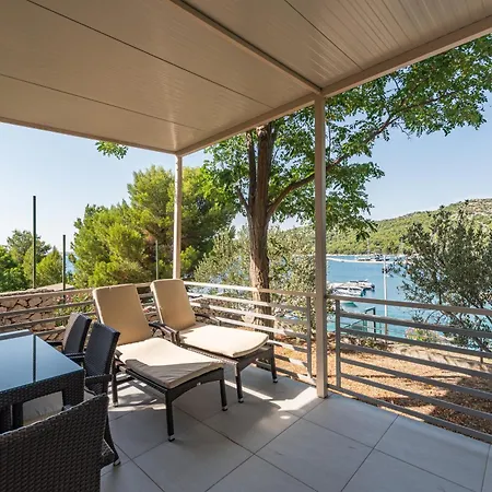 Village de vacances Oaza Mira 3*