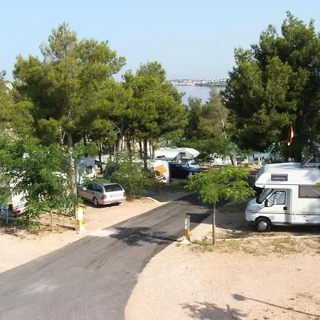 Village de vacances Oaza Mira 3*