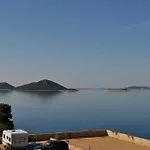 假日公园 奥扎米拉露营地