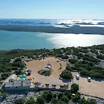 奥扎米拉露营地 假日公园
