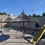 奥扎米拉露营地 假日公园 3*