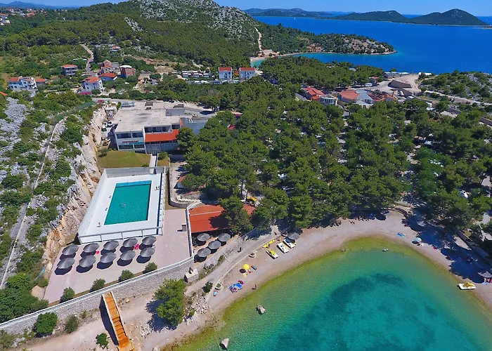 Oaza Mira ホリデーパーク 3*