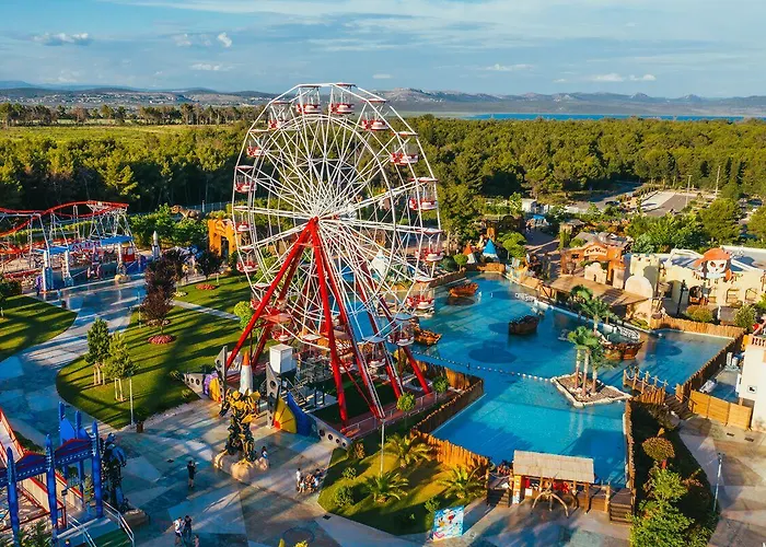 Oaza Mira ホリデーパーク 3*